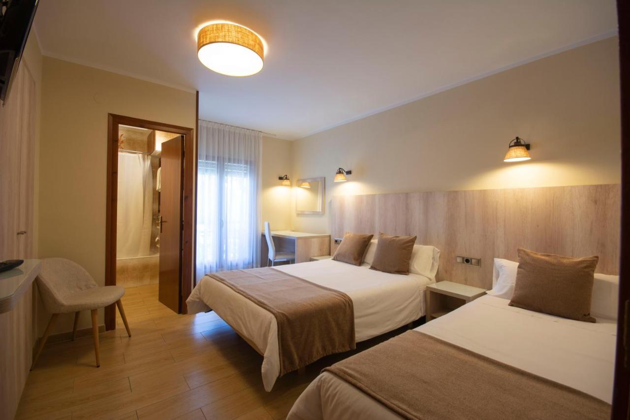 Hostal Noguera Hotel Llavorsí Екстериор снимка