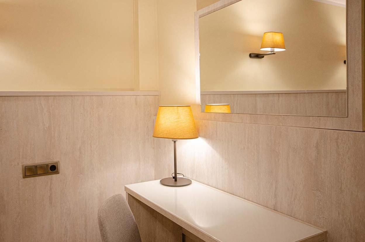 Hostal Noguera Hotel Llavorsí Екстериор снимка