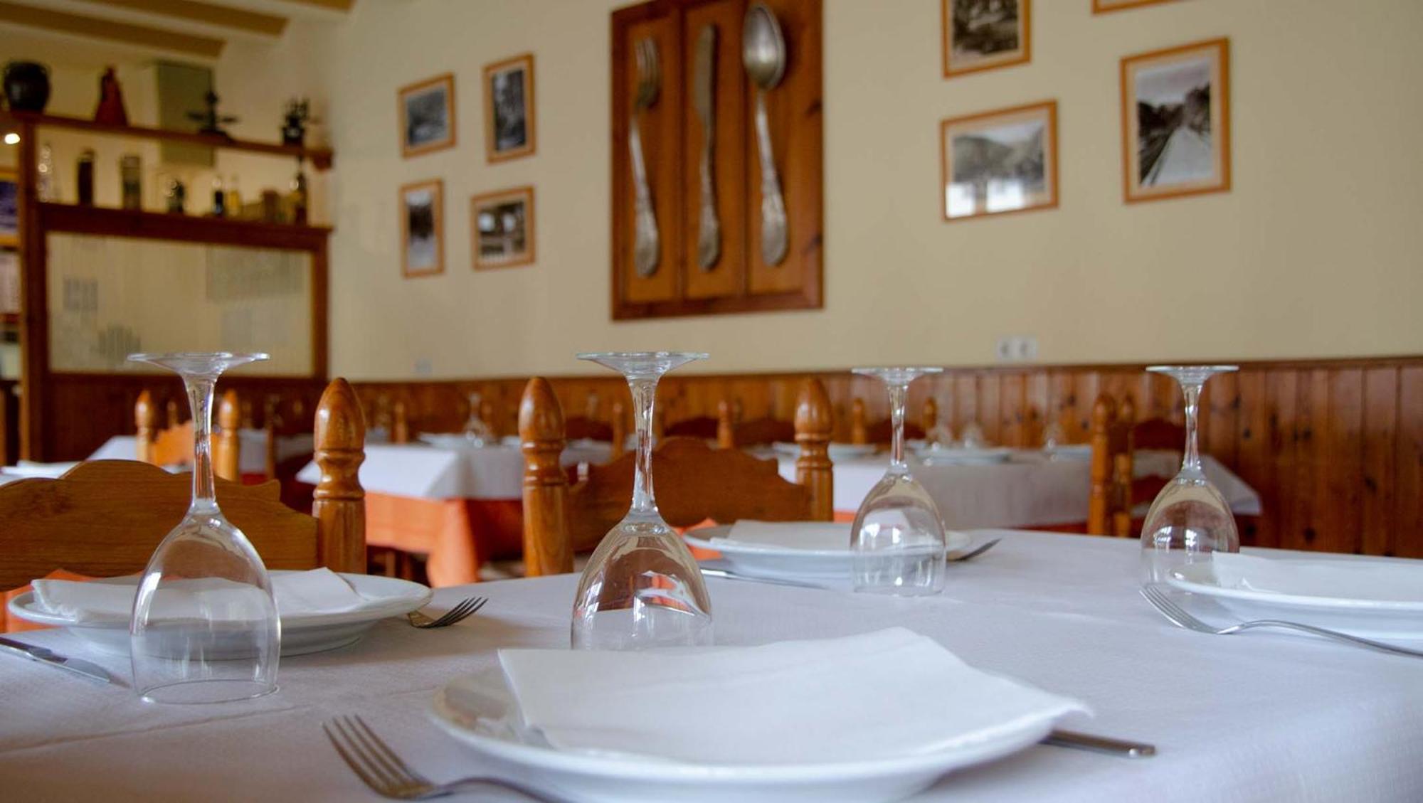 Hostal Noguera Hotel Llavorsí Екстериор снимка
